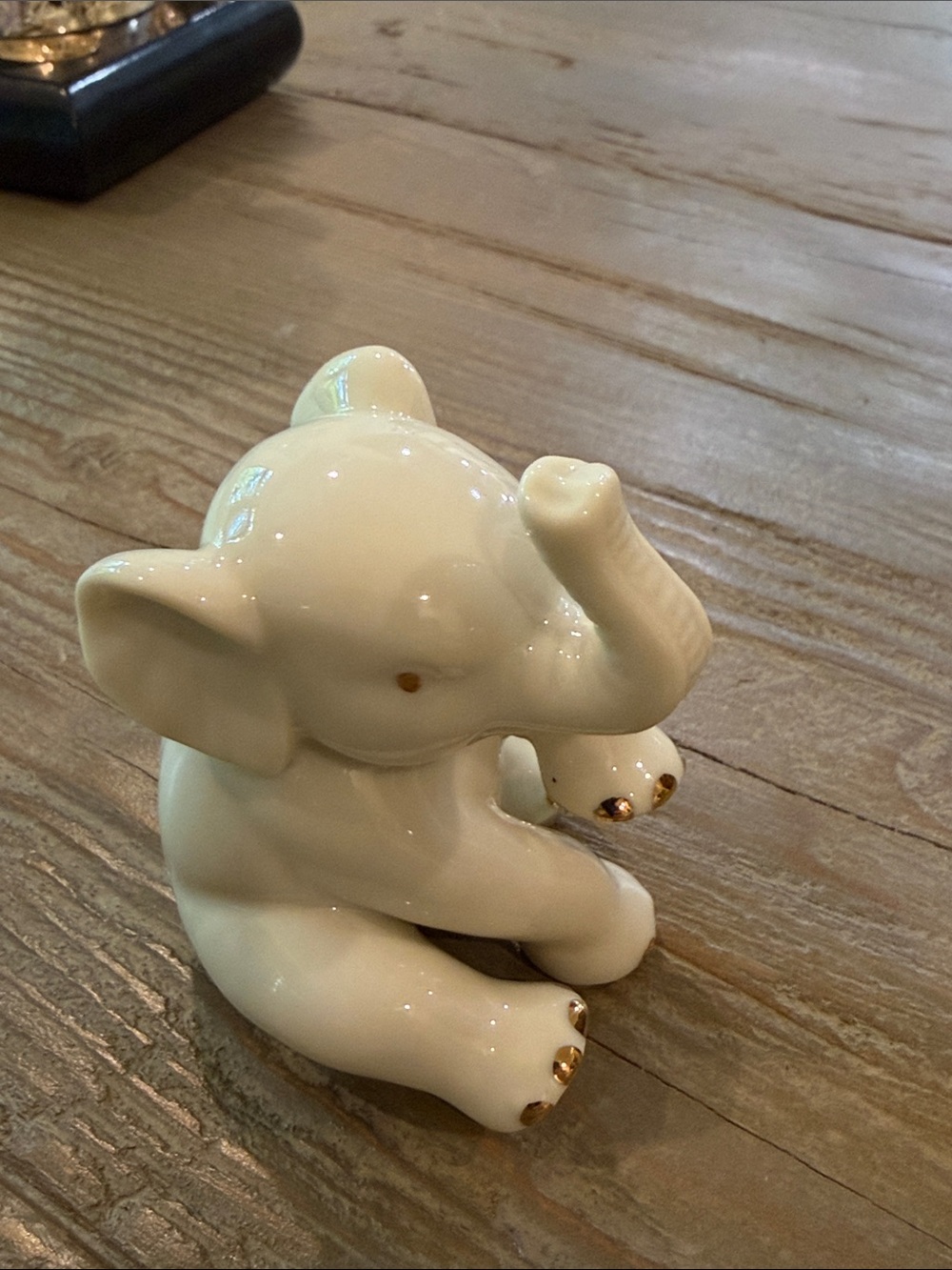 Vintage Lenox Baby.
Elephant Porcelain Figurine